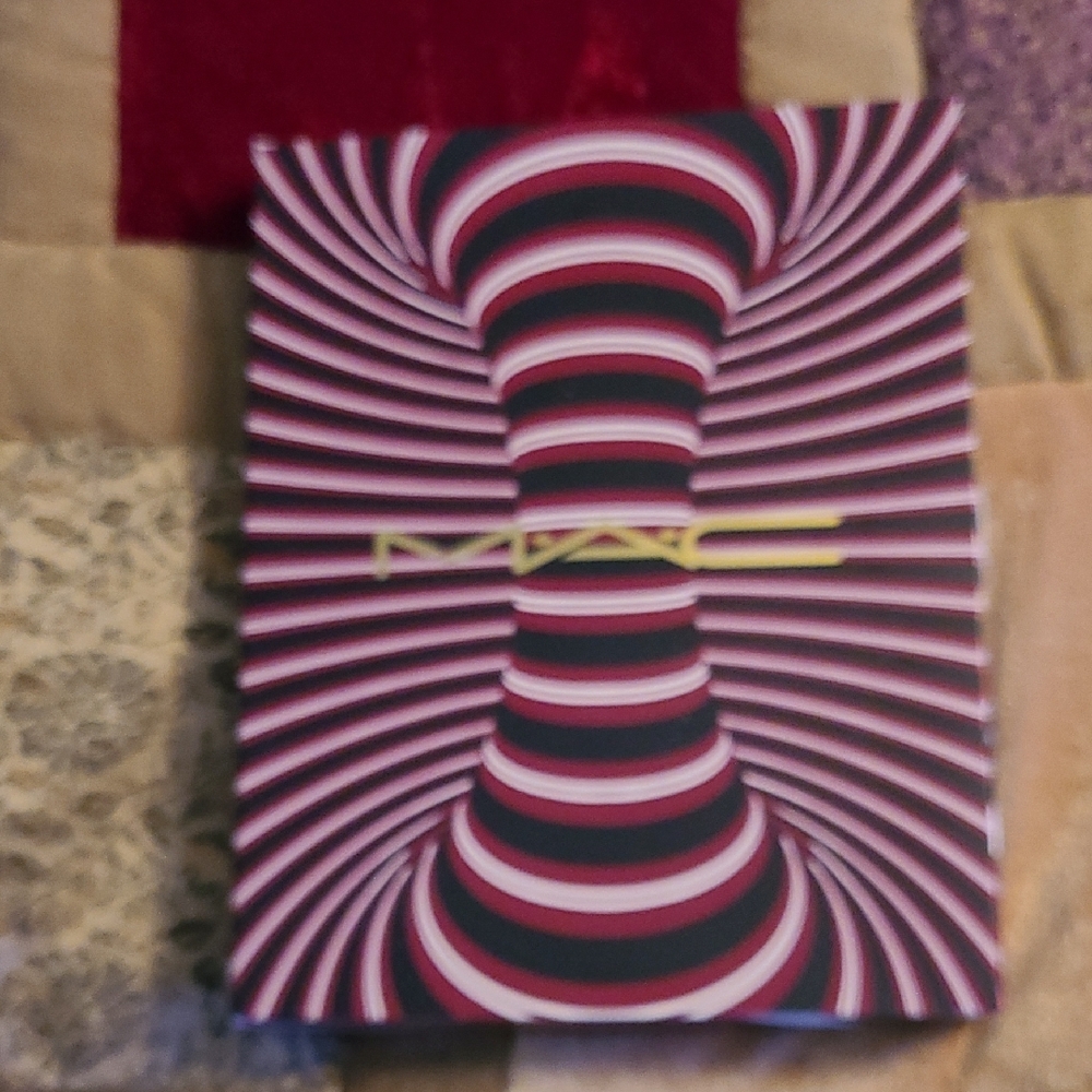 MAC Optical Illusion Design Palette